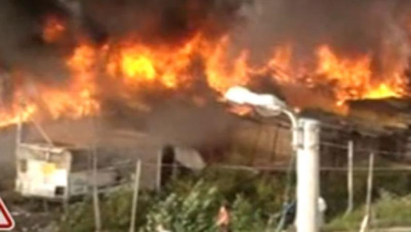 VIDEO! Un cartier din Baia Mare a luat foc