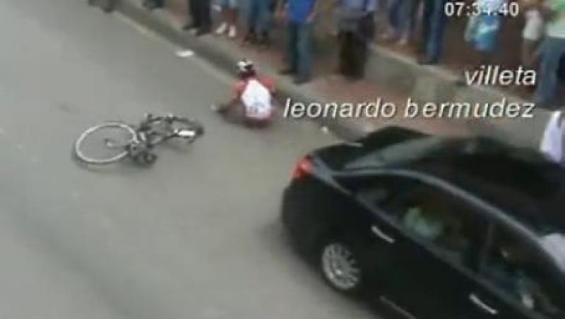 VIDEO! Cursa incheiata brusc pentru un ciclist