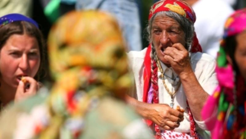 Reportaj al jurnalistilor francezi despre romii expulzati: Viata e dura in Romania