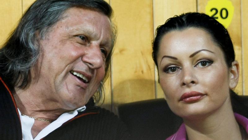 Ilie Nastase isi saruta iubita in strada