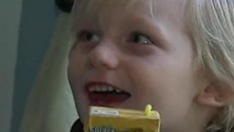 VIDEO! Un copil din Statele Unite este alergic la orice fel de mancare!