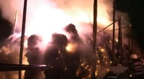 VIDEO! Incendiu puternic la o ferma din Bistrita Nasaud
