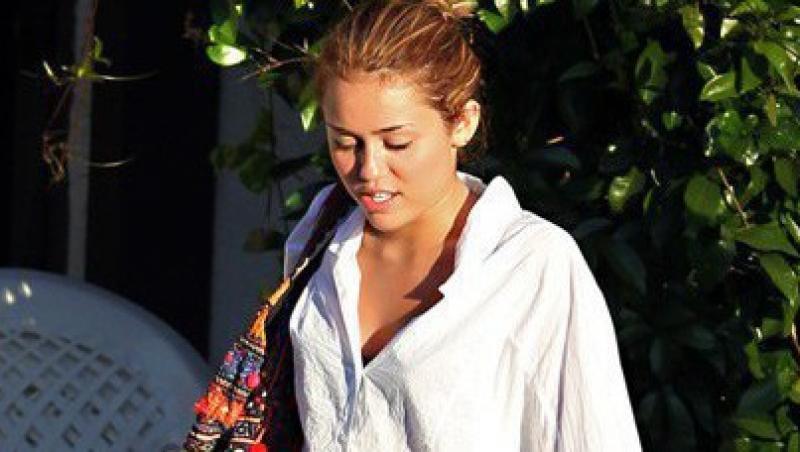 Miley Cyrus, o adolescenta scapata de sub control