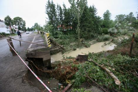 Guvernul trimite in Harghita 4 milioane de lei pentru pagubele inundatiilor