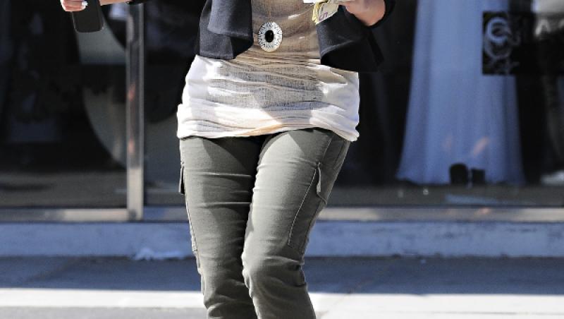 Kim Kardashian se infunda cu iaurt