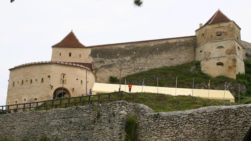 Cetatea Rasnov, redeschisa dupa un an de pauza. Intrarea libera in luna august