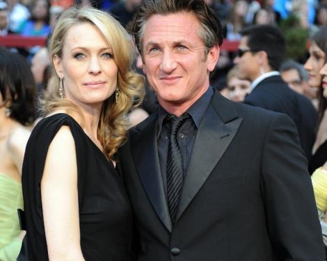 Sean Penn, oficial divortat