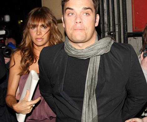 Robbie Williams se insoara sambata cu Ayda Field