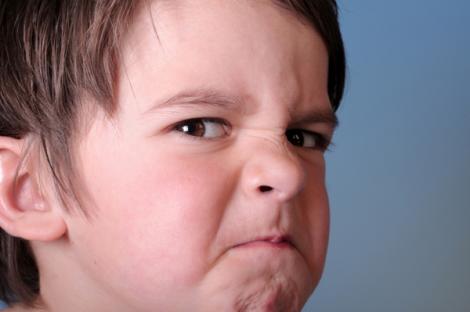 Cinci strategii pentru a-ti ajuta copilul sa-si controleze furia