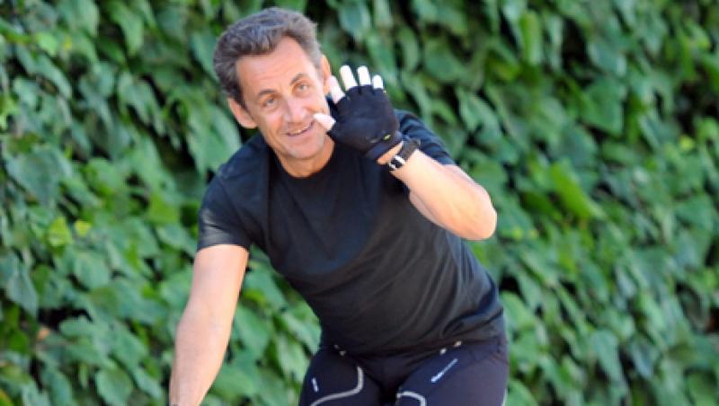 Nicholas Sarkozy se mentine cu bicicleta