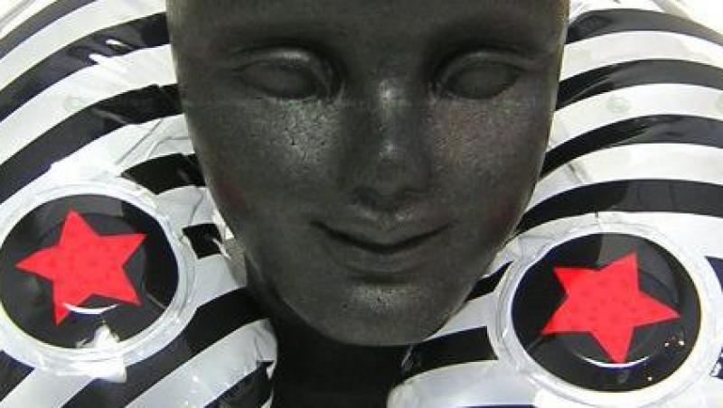 Neckphones - perna muzicala