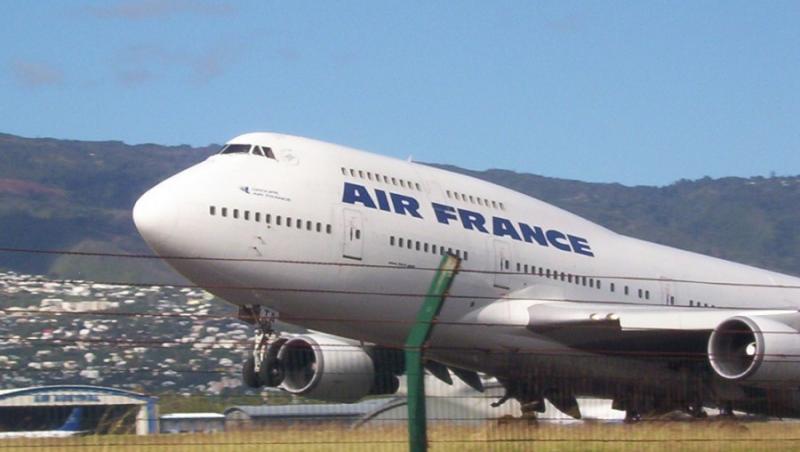Francez condamnat la inchisoare pentru ca a orbit cu un laser pilotii a trei avioane