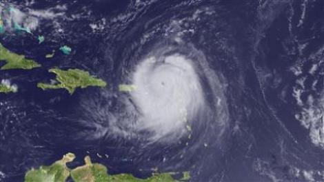 VIDEO! Uraganul Earl ameninta coasta de est a Statelor Unite