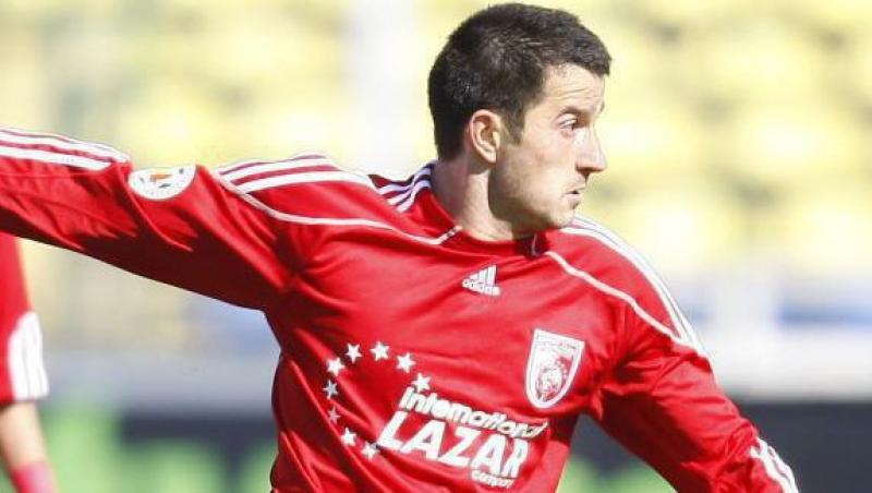 Dinamo l-a luat pe Chiriches de la Pandurii si negociaza pentru Voiculet