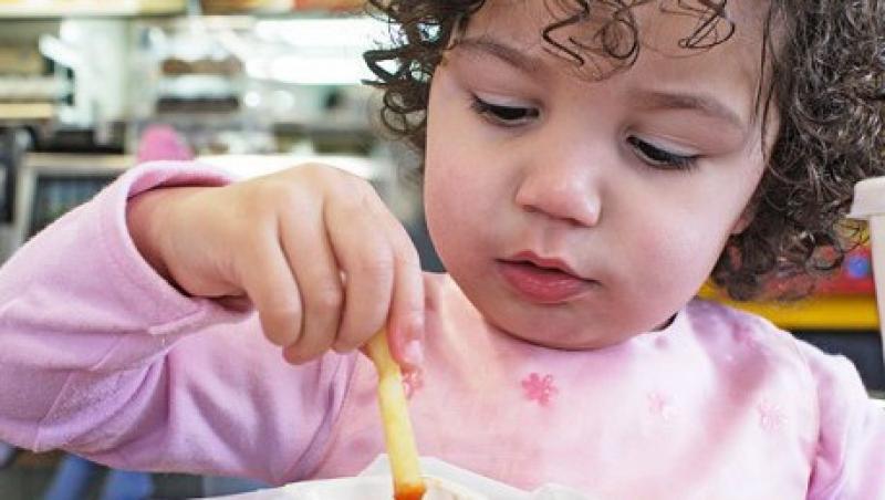 Alimentatia nesanatoasa la copii, daunatoare dezvoltarii creierului