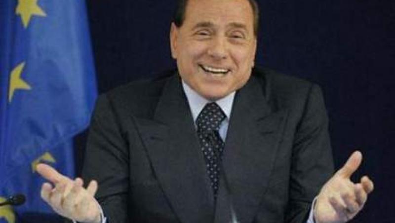 Berlusconi se tine de bancuri...cu Hitler
