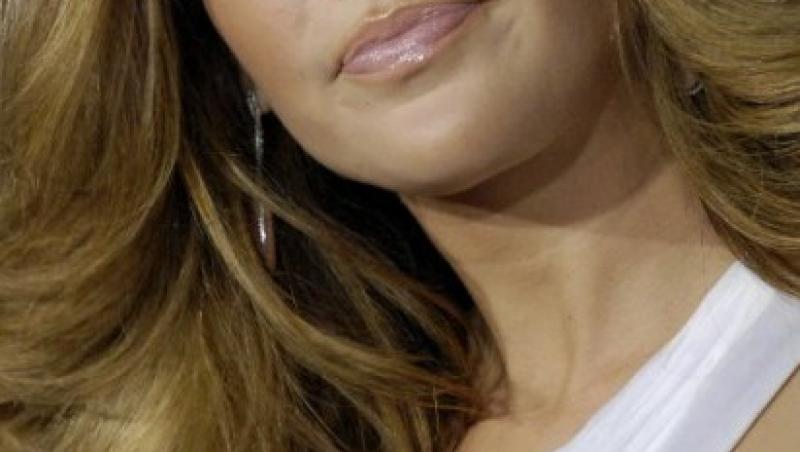 Jennifer Lopez a acceptat 12 milioane de dolari pentru jurizarea American Idol