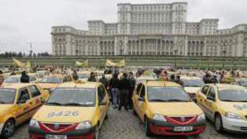 Taximetristii au incheiat protestul din Piata Constitutiei