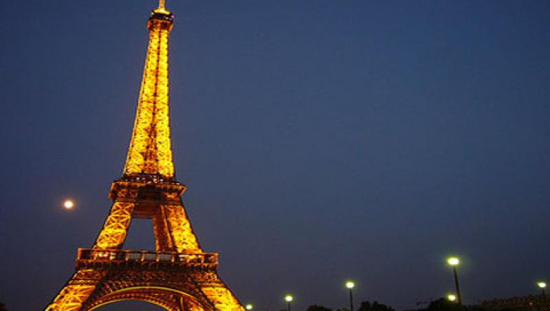 Amenintare cu bomba la Turnul Eiffel