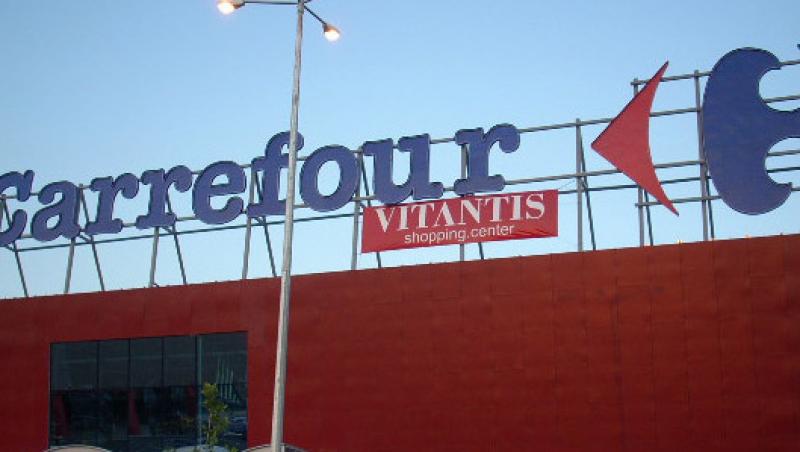 UPDATE! S-a prabusit tavanul hipermarket-ului Carrefour Vitantis! Nu sunt victime!