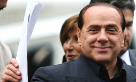 Avionul lui Silvio Berlusconi a aterizat de urgenta la Milano