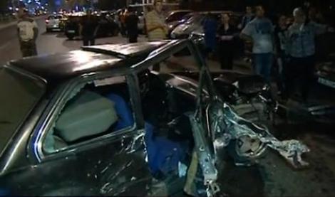 VIDEO! Accident spectaculos in Bucuresti. Sapte masini facute praf dintr-o lovitura