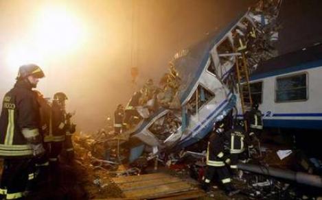 India: Cel putin 40 de morti in urma unei ciocniri dintre doua trenuri