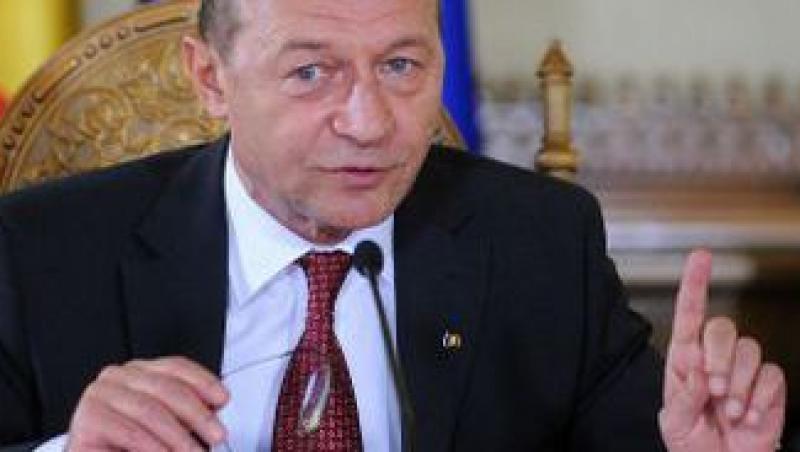 Basescu: Romii nomazi sa-si faca un obicei din a munci. Statul roman e dispus sa-i ajute