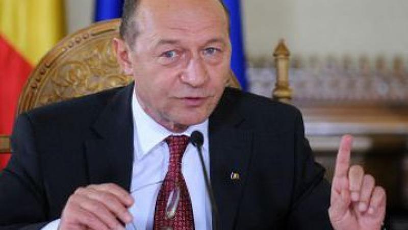 Basescu: Romii nomazi sa-si faca un obicei din a munci. Statul roman e dispus sa-i ajute