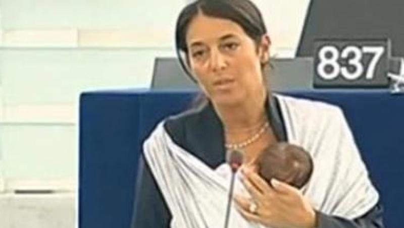 Discurs mai putin obisnuit: a venit in Parlamentul European cu bebelusul