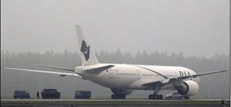 Amenintare cu bomba la bordul unui avion pe ruta Canada-Pakistan. Toti cei 273 de pasageri au fost evacuati