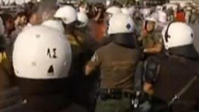 Grecia: Confruntari intre transportatori si fortele de ordine in portul Pireu