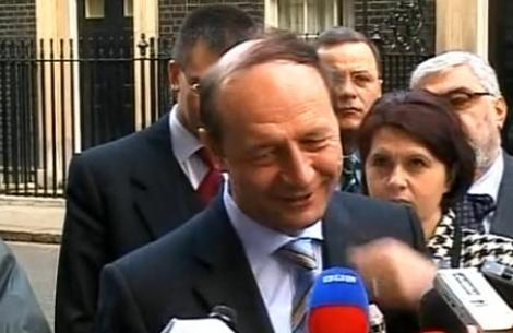 Sampon pentru prima chelie a tarii! Basescu si suvita rebela!