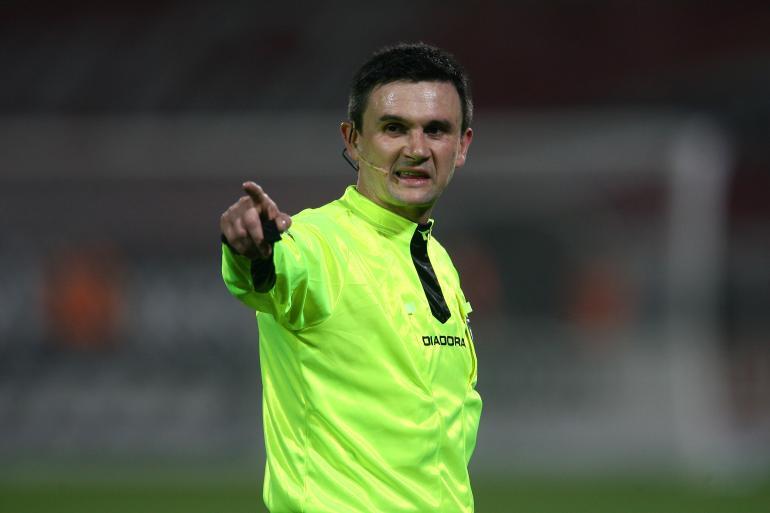 Un arbitru bun din Romania poate castiga 30.000 de euro intr-un an