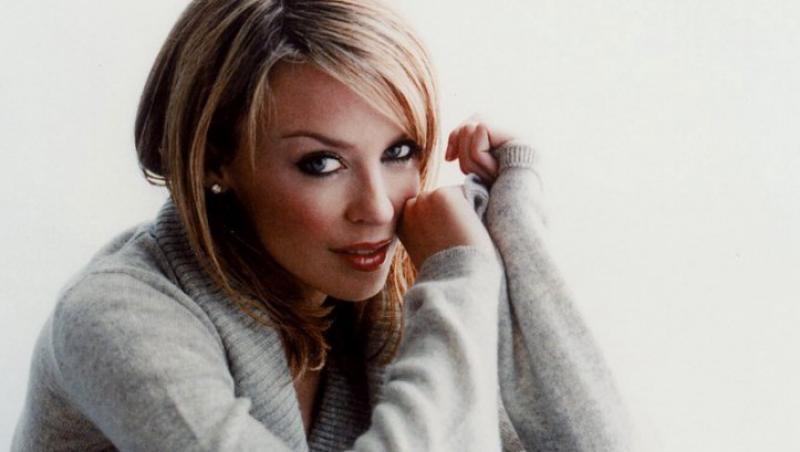 Kylie Minogue, lovita de criza