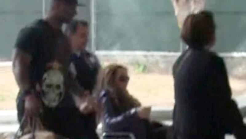 FOTO!Mariah Carey a ajuns in scaunul cu rotile