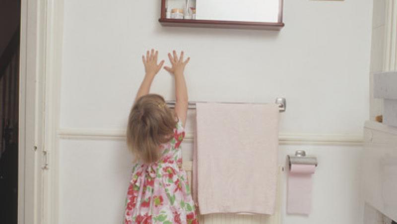 Cum faci din baie un loc mai putin periculos pentru copii