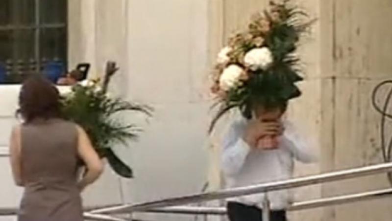 VIDEO! Palatul Victoria s-a transformat in florarie de ziua premierului