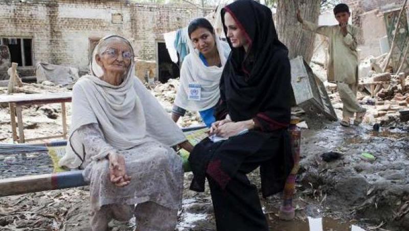 Angelina Jolie aduce speranta in Pakistan