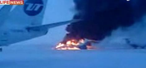 Rusia: Explozie la bordul unui avion de pasageri: 3 morti si 12 raniti