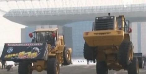 Vezi cum testeaza chinezii rezistenta unui buldozer!