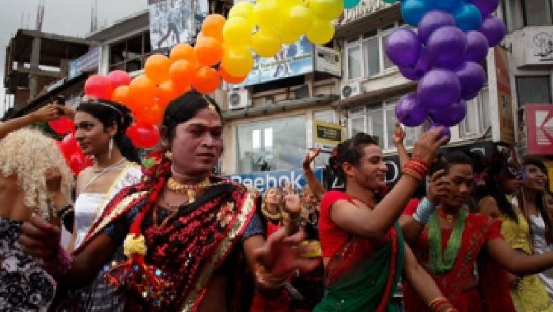 Turismul din Nepal, promovat cu nunti pentru homosexuali la poalele Everestului