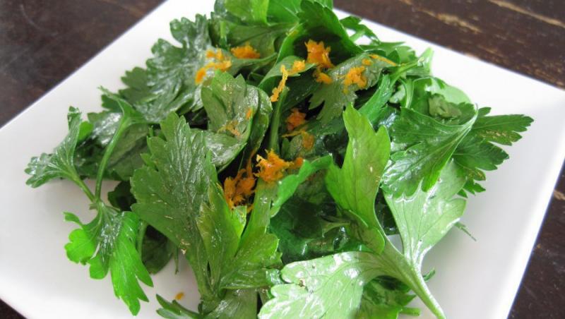 Salata de patrunjel - ideala pentru detoxifiere