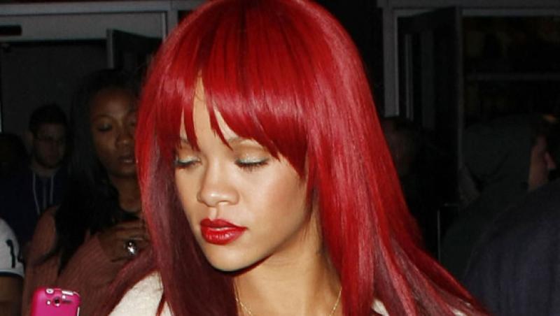 FOTO! Rihanna si-a schimbat look-ul