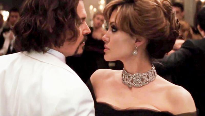 Johnny Depp, muscat de bulldogul Angelinei Jolie