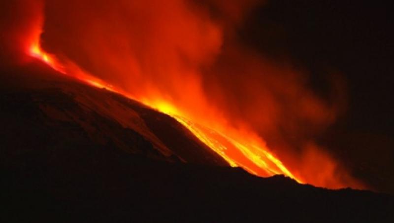 Etna, cel mai activ vulcan din Europa, a erupt!