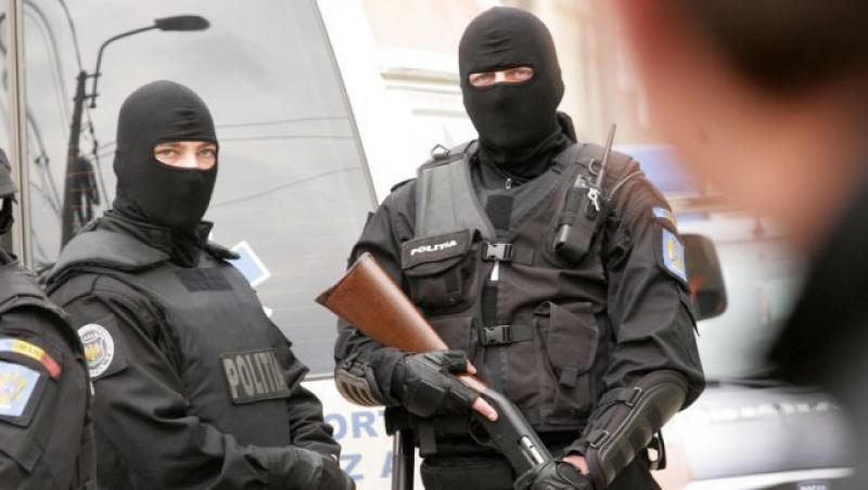 Dosarul permiselor ilegale din Capitala: 14 politisti si instructori auto, arestati pentru 29 de zile