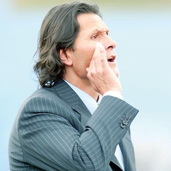 Noul staff la Craiova: Napoli antrenor, Ticleanu presedinte, Reghecampf manager