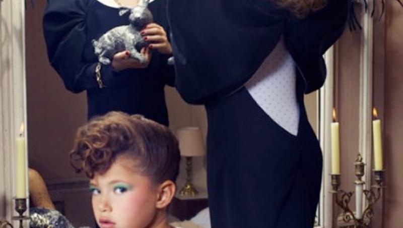 FOTO! SOCANT: Fetite in ipostaze sexy in Vogue Franta!