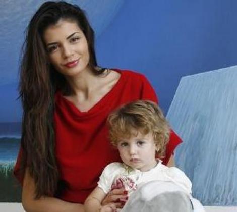 Monica Columbeanu a lipsit de la aniversarea fiicei sale